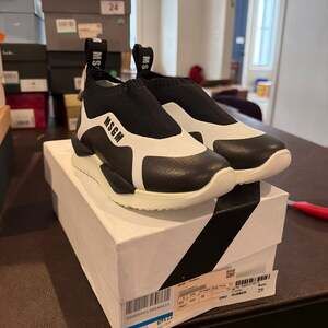 MSGM Kids Logo Print Sock Sneakers Black/White size 29 brand new condition Fast!